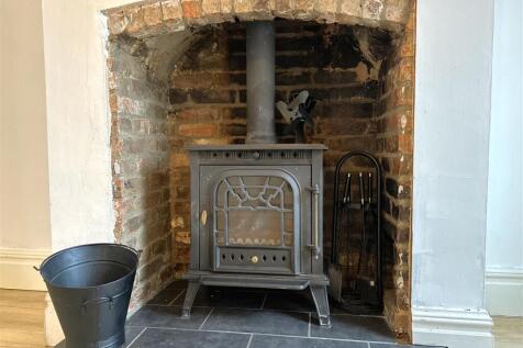 Feature Fireplace &amp; Inset Log Burner 519