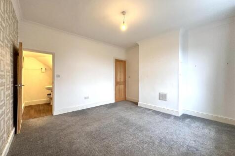 Bedroom One Into En-Suite 528