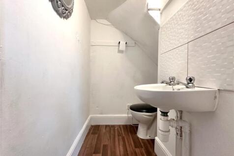 First Floor En-Suite W.C 533