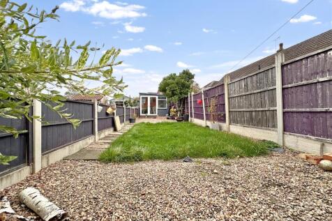 Generous Rear Garden 540