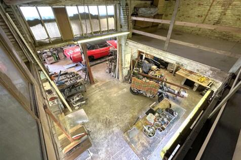 Mezzanine Space 031