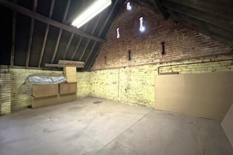 Original Barn First Floor Aspect Two 032