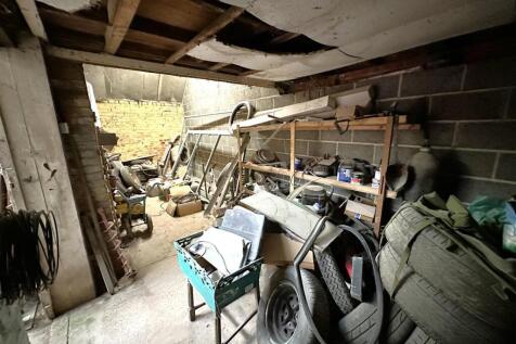 Rear Store Room 050