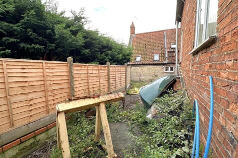 Rear External Space 041