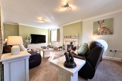 DUAL-ASPECT Living Room 639