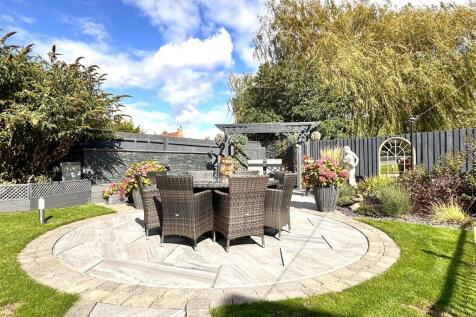 Outdoor Entertainment Area 501