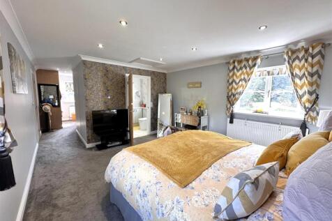 Bedroom One Into En-Suite 541