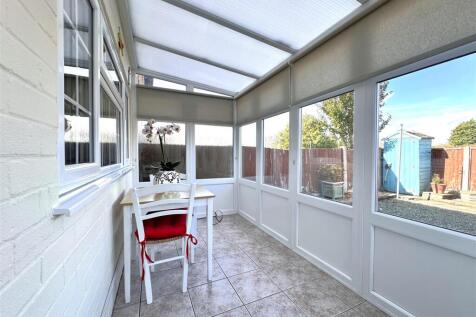 Well-Appointed Conservatory 899