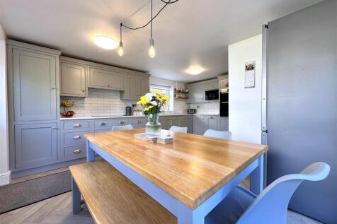 Open-Plan Dining Kitchen 487