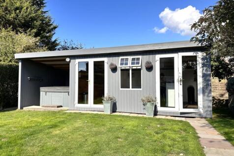Detached Entertainment Cabin 419