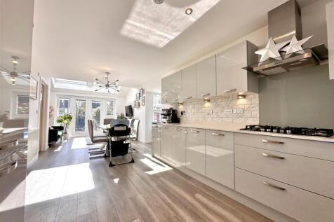 OPEN-PLAN Kitchen Space 474