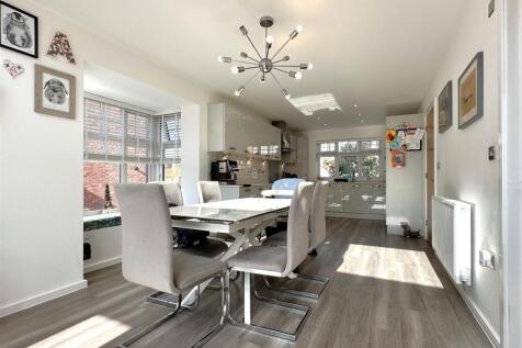 Open-Plan Dining Kitchen 468