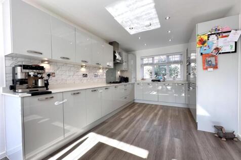 Stunning Modern Kitchen 501