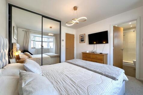 Bedroom One Into En-Suite 391