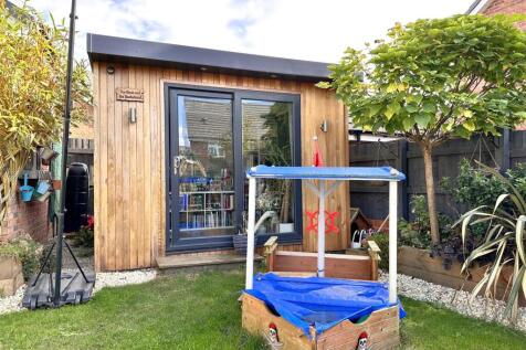 Detached Home Office 515