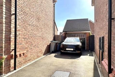 GARAGE &amp; Driveway 552