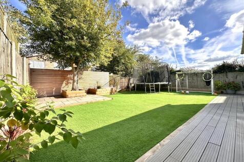 Low-Maintenance Garden 320