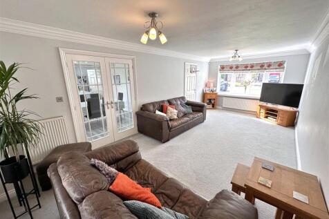 Generous Living Room 212