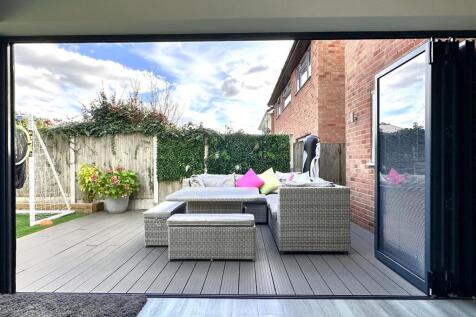 BI-FOLD DOORS Onto Composite Seating Terrace 338