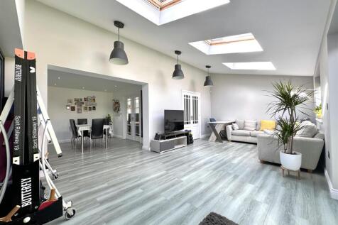 OPEN-PLAN Living Space 249