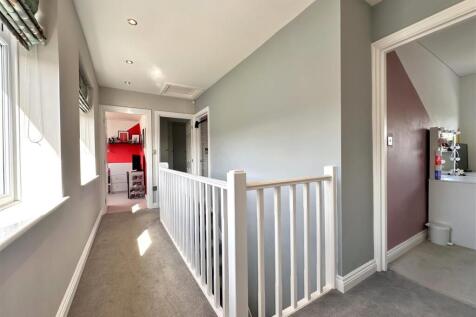 First Floor Landing 190