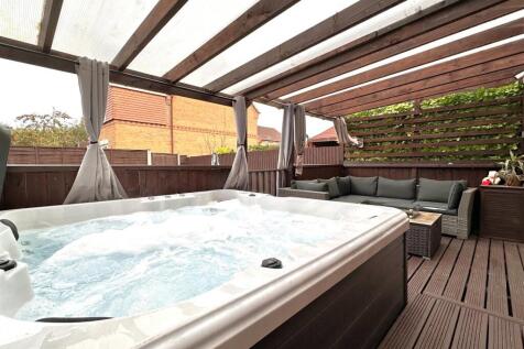 Outdoor Entertainment Space 564