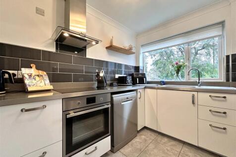 Stylish Modern Kitchen 996