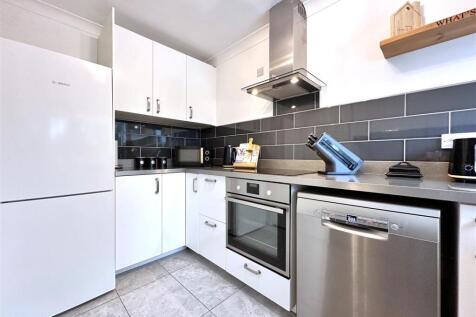 Contemporary Kitchen 998