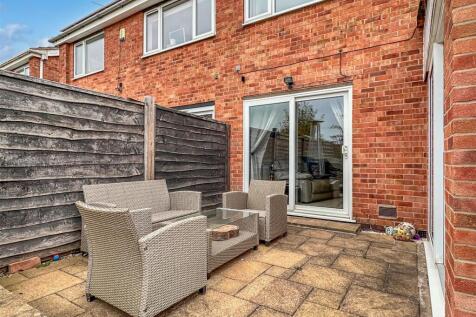 Paved Seating Area 902