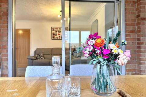 Dining Room Into Living Space 074