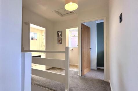 First Floor Landing 983