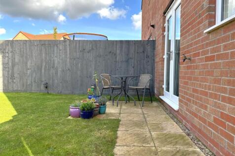 Paved Seating Area 622