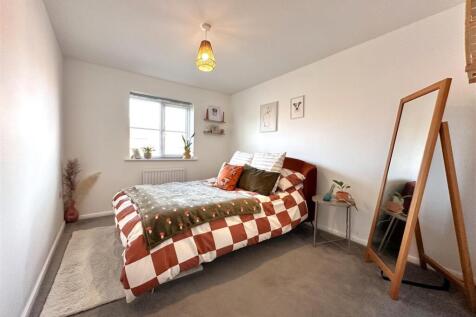 Master Bedroom 641