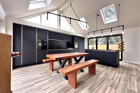 Stunning Family Dining Kitchen 231