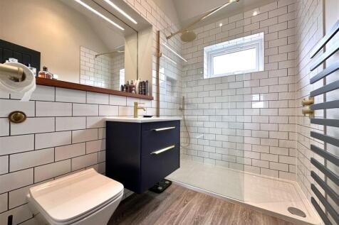 En-Suite Shower Room 151