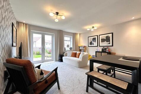 Large Lounge/Diner 830