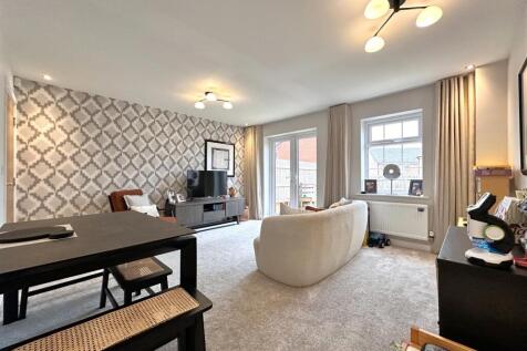 Generous Living Space 836