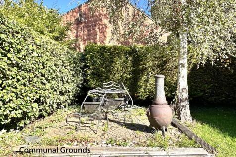 Communal Seating Area 710