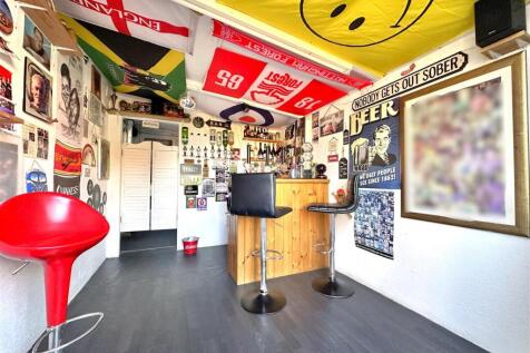 Internal: Home Entertainment Space 124