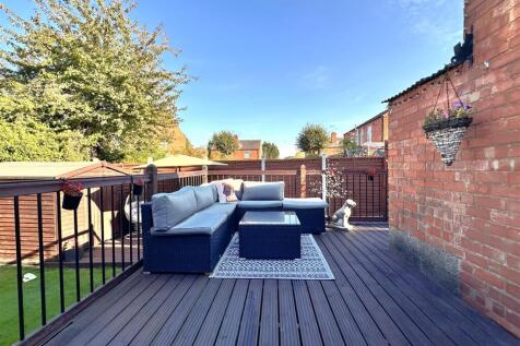 Decked Seating Terrace 140