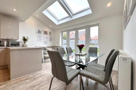 Dining Area With French Doors 798