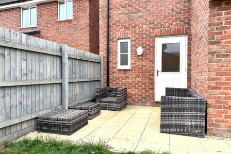 Paved Seating Area 865