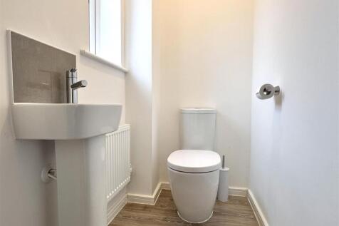 Ground Floor W.C 806