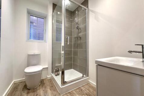 En-Suite Shower Room 828