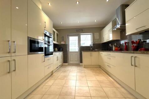 Stunning Modern Kitchen 851