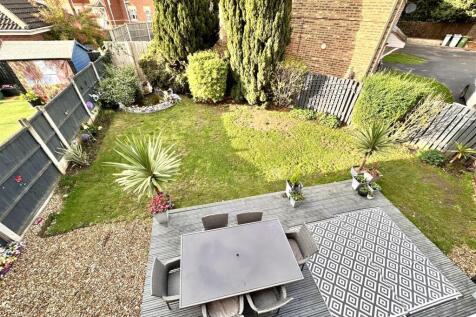 Well-Appointed Rear Garden 281