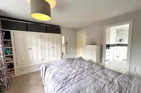 Bedroom One Into En-Suite 056