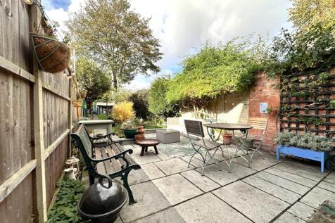 Lovely Rear Garden 473