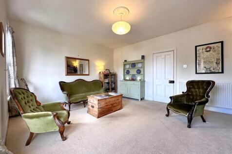 First Floor Sitting Room 600