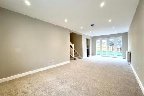 Large Living Space 513